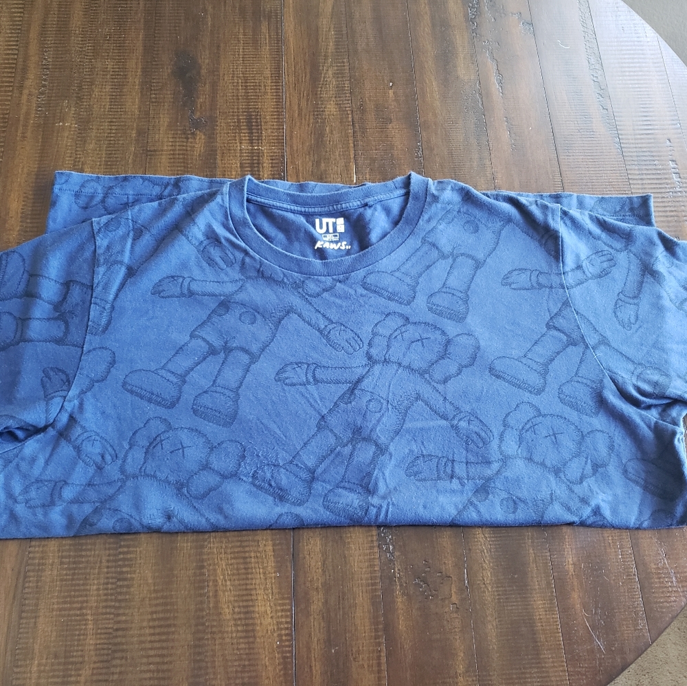 KAWS UNIQLO - All Over Holiday Print Tee 3X - Navy